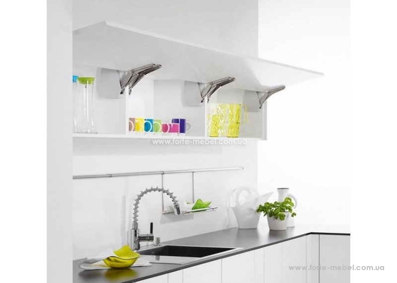 Кухня без верхніх шаф